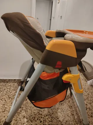 Trona de bebé Jané con bandeja extrible