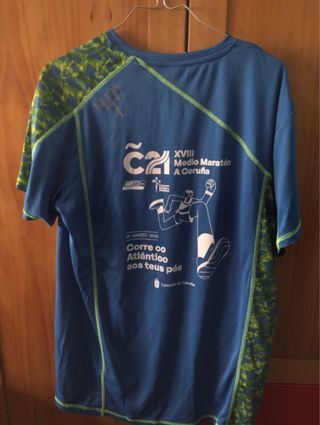 Medalla e camiseta Coruña 21