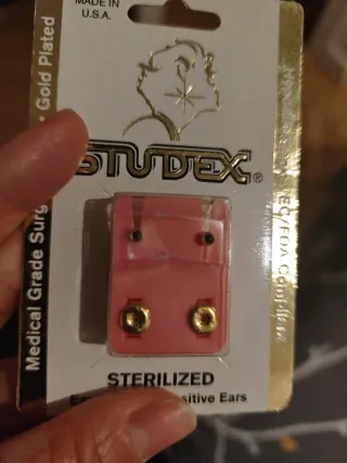 Pendientes Studex Bebé Piedra Negra y Dorados