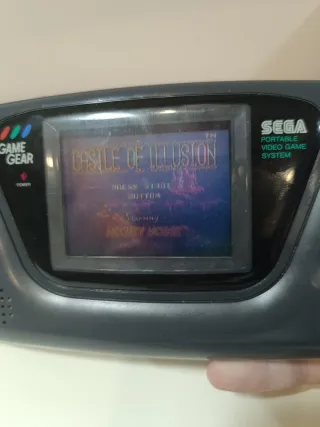 Consola Sega Game Gear Gris funcionando