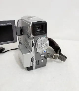 Cámara JVC Mini DV 200x Digital Zoom