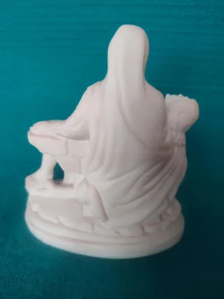 Figura religiosa Virgen con Jesucristo