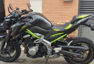 Kawasaki Z900 Verde