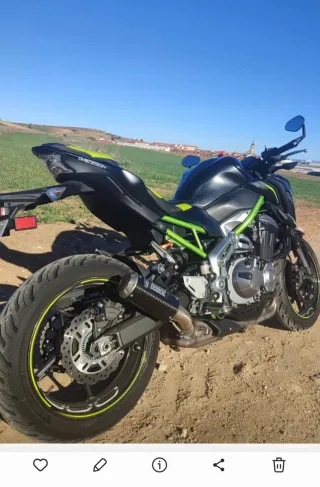 Kawasaki Z900 Verde