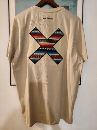 Camiseta Beige con Diseño X