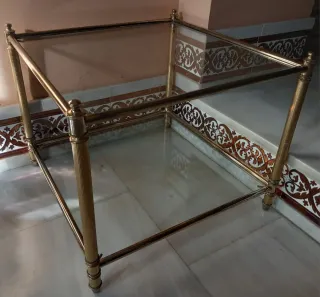 Mesita de centro cristal y latón 55 x 55 x 45alto