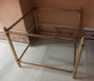 Mesita de centro cristal y latón 55 x 55 x 45alto