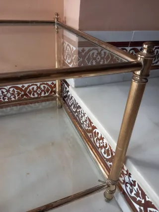 Mesita de centro cristal y latón 55 x 55 x 45alto