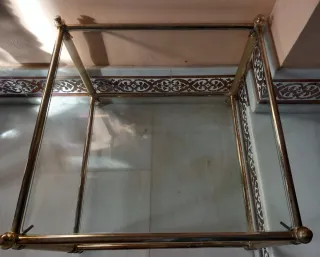 Mesita de centro cristal y latón 55 x 55 x 45alto