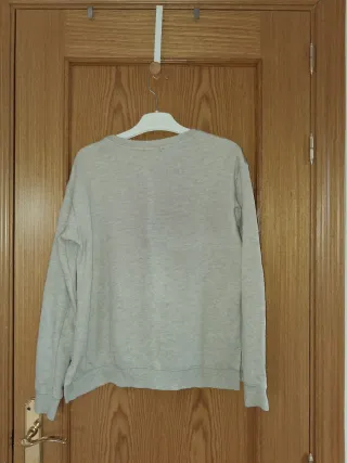 Sudadera Bershka flores