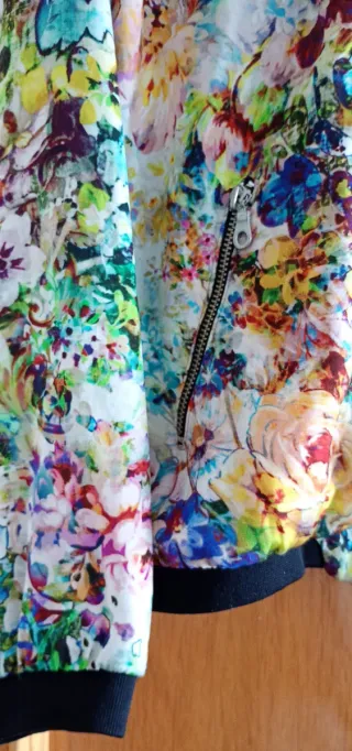 Bomber estampado floral multicolor