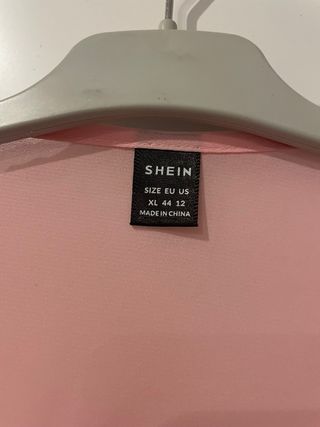 Blusa Shein rosa volantes talla XL