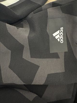 Sudadera Adidas con estampado