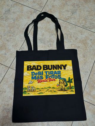Totebag Negra Bad Bunny World Tour
