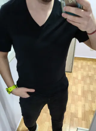 Camiseta básica cuello pico M