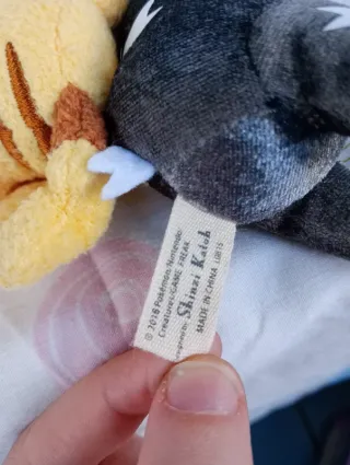 pokémon peluche Pikachu + Blitzle pokémon center