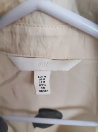 Camisa Beige Lunares Negros