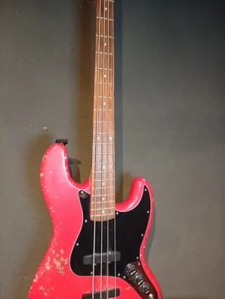 Bajo Fender Squier 90s Rojo