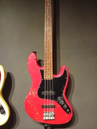 Bajo Fender Squier 90s Rojo