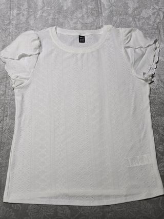 DOS CAMISETAS Y UNA FALDA. TALLA S/M