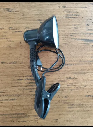 Lampada da tavolo con morsetto