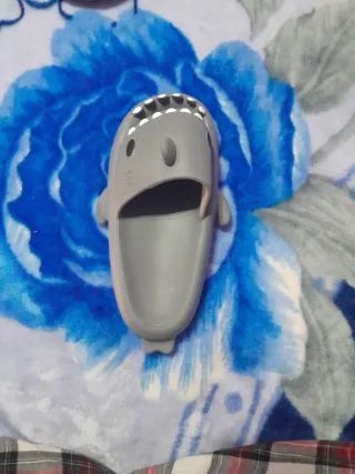 Chanclas Tiburón Grises talla 34-35