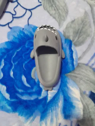 Chanclas Tiburón Grises talla 34-35