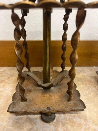 Set di 2 candelabri in metallo antico