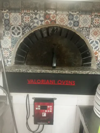 Horno de leña Valoriani