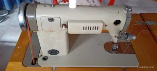 Máquina de coser Alfa vintage