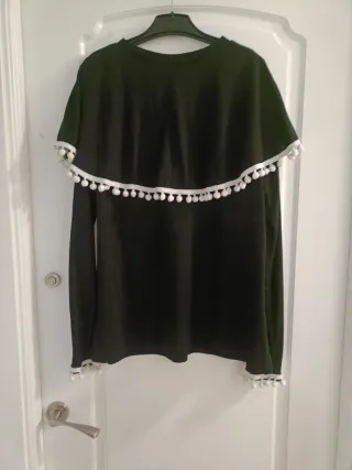 Camiseta negra con burlones