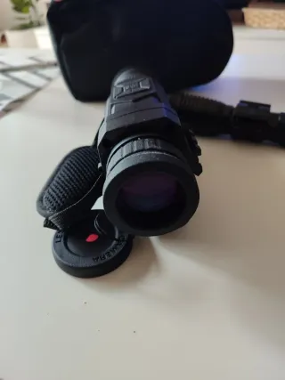 Visor Nocturno y Linterna Táctica