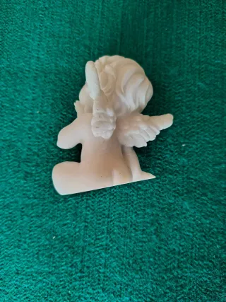 Figura de Ángel sentado de resina