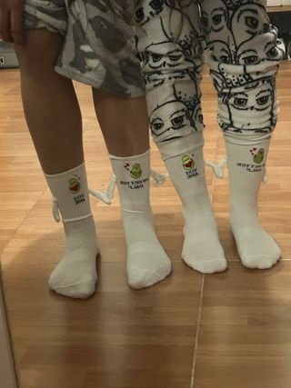 Calcetines blancos con estampado de aguacate