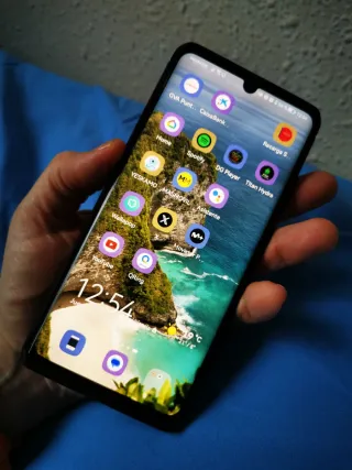 Huawei P30 Pro Azul/Morado. Y 2 fundas nueva inalá