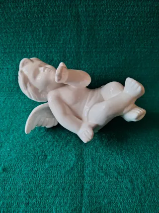 Ángel de cerámica blanco