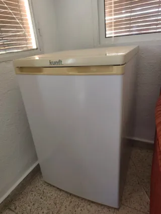 Congelador Vertical KUNFT KUF9126 WH