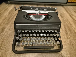 Máquina de escribir Hispano Olivetti