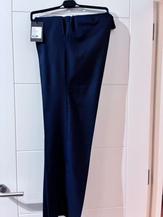 Traje de caballero azul marino nuevo