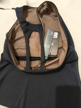 Camiseta deportiva sin mangas