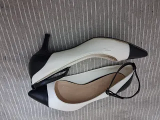 Zapatos kitten heel bicolor blanco y negro