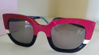 Gafas de Sol Dolores Promesas Rojas y Negras