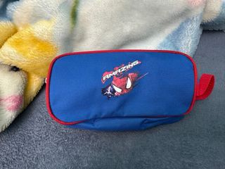 Estuches Spiderman, Código Lyoko y Fama