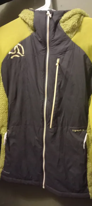 Chaqueta Ternua Kimoa Hybrid con capucha