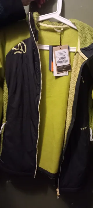 Chaqueta Ternua Kimoa Hybrid con capucha