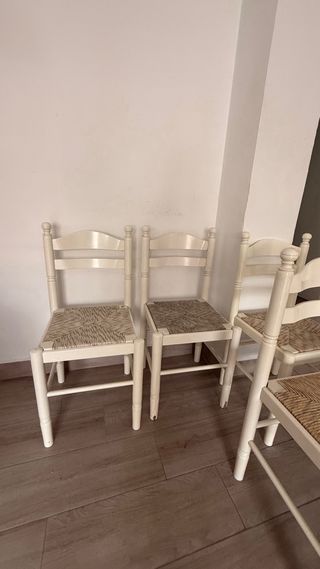 Sillas de madera con asiento de ratán (Set de 4)