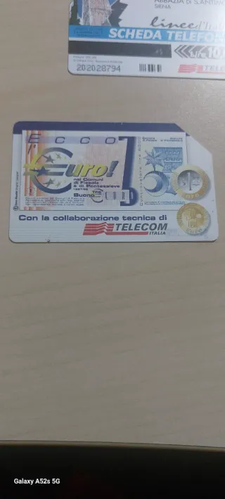 Scheda telefonica più piccoli mostri