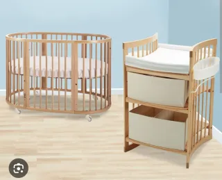 Cuna y cambiador Stokke a juego