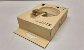 in-ear goodis casual style