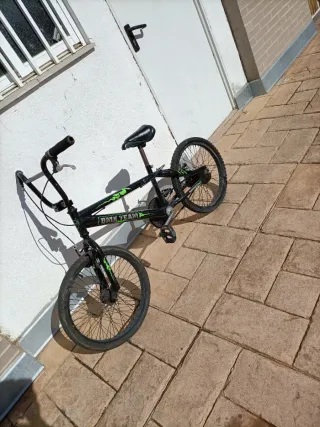 Bicicleta BMX TEAM Negra
